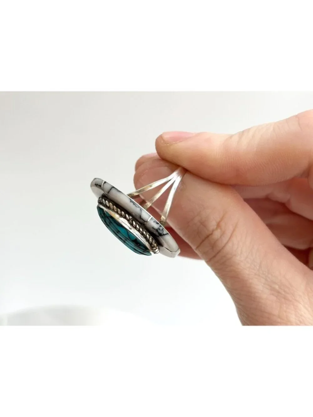 White Buffalo Turquoise Oval Jumbo Sterling Silver 925 Vintage Ring - sz 8